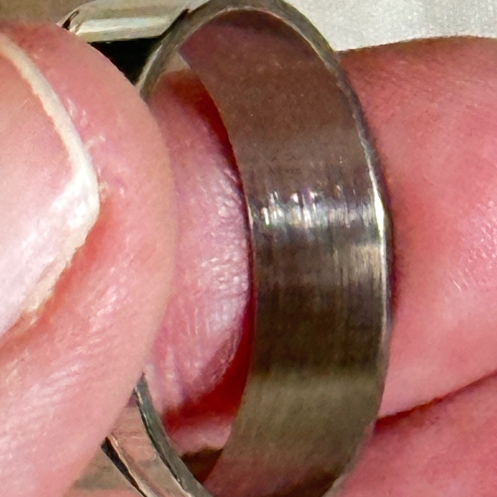Stainless steel band, Polished, diagonal line goes all the way around. NWOT - Picture 7 of 11
